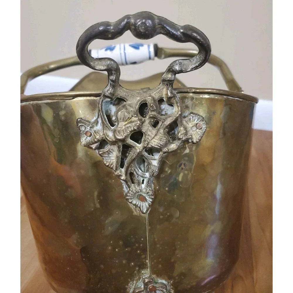 Vintage Brass Coal Scuttle‎ Bucket Lion Head Claw Feet Ceramic Handle